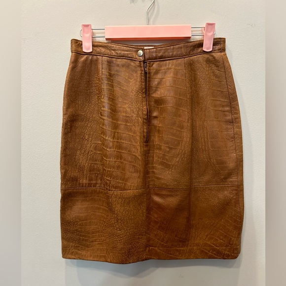 Leather Skirt, Vintage Ann Taylor. Buttery Soft!! - Picture 2 of 4